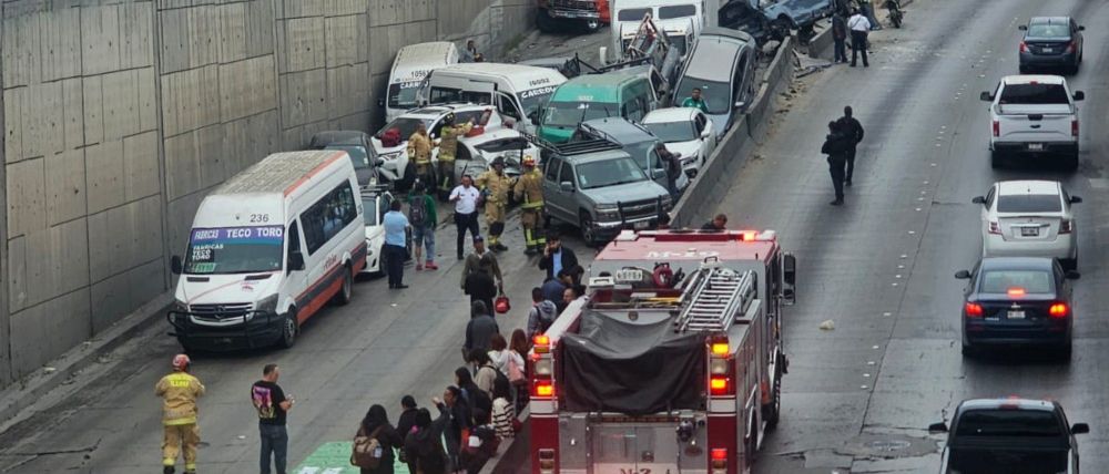 trailer-sin-frenos-provoca-carambola-30-autos-tijuana_13_1000x428